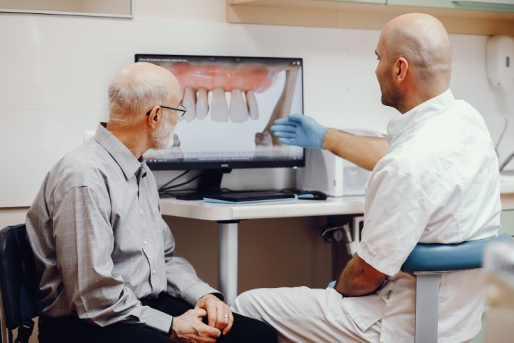 Quanto tempo ci vuole per fare un impianto dentale